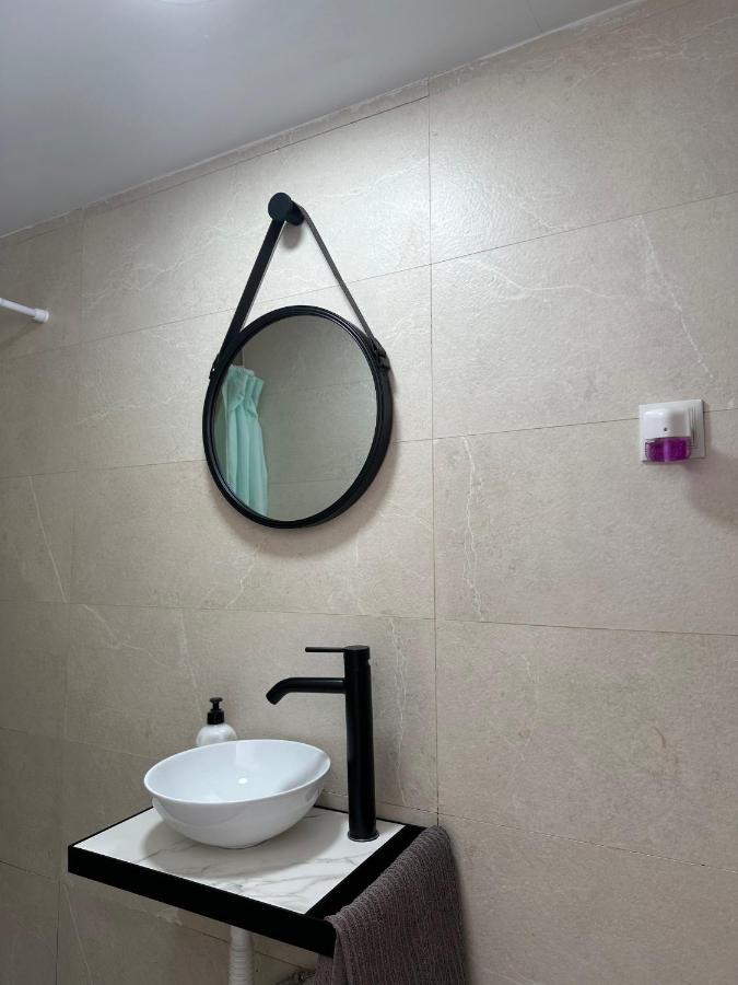 Malaga Inn Apartaments المظهر الخارجي الصورة